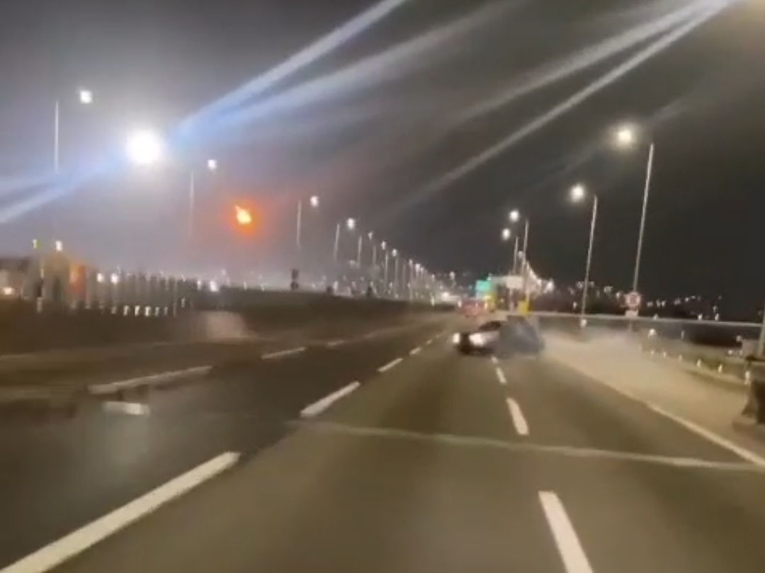 Motorista é flagrado dando cavalo de pau na ponte Rio-Niterói 