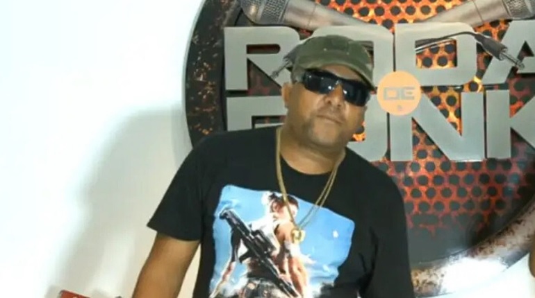 Cantor MC Espiga, um dos nomes marcantes do funk carioca dos anos 1990.