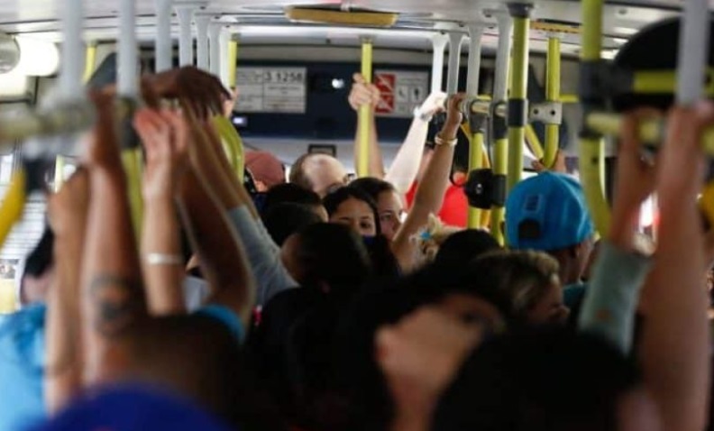 ônobus lotado em Niterói