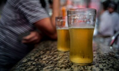 QR Code em bebidas alcoólicas permite verificar autenticidade no Rio de Janeiro.