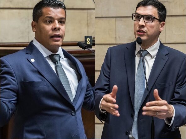 Vereador Leonel de Esquerda fala em plenário da Câmara do Rio, relacionado à ação judicial movida por Dr. Rogério Amorim