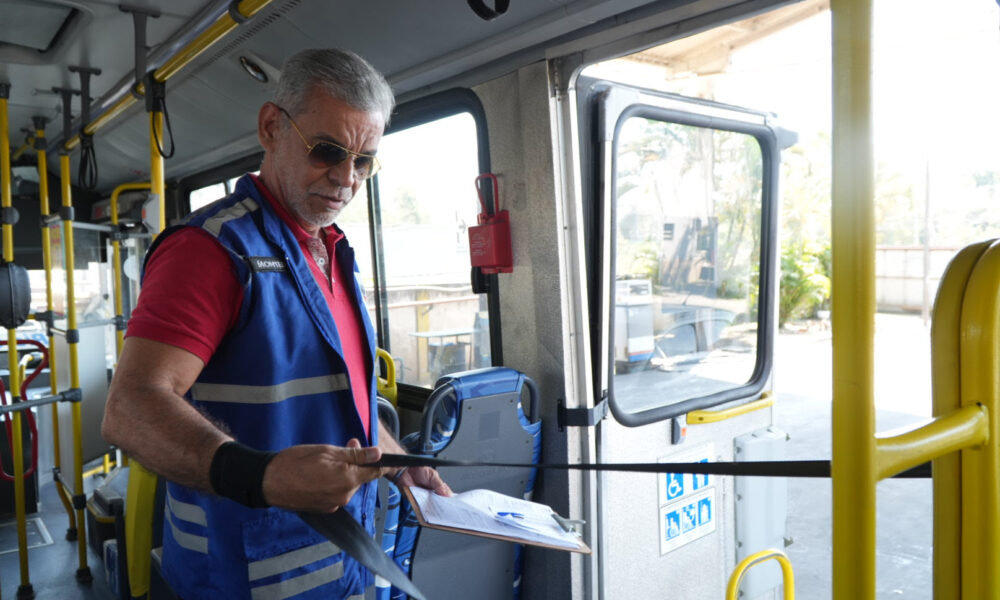 Vistoria de ônibus em São Gonçalo segue calendário oficial divulgado pela prefeitura.