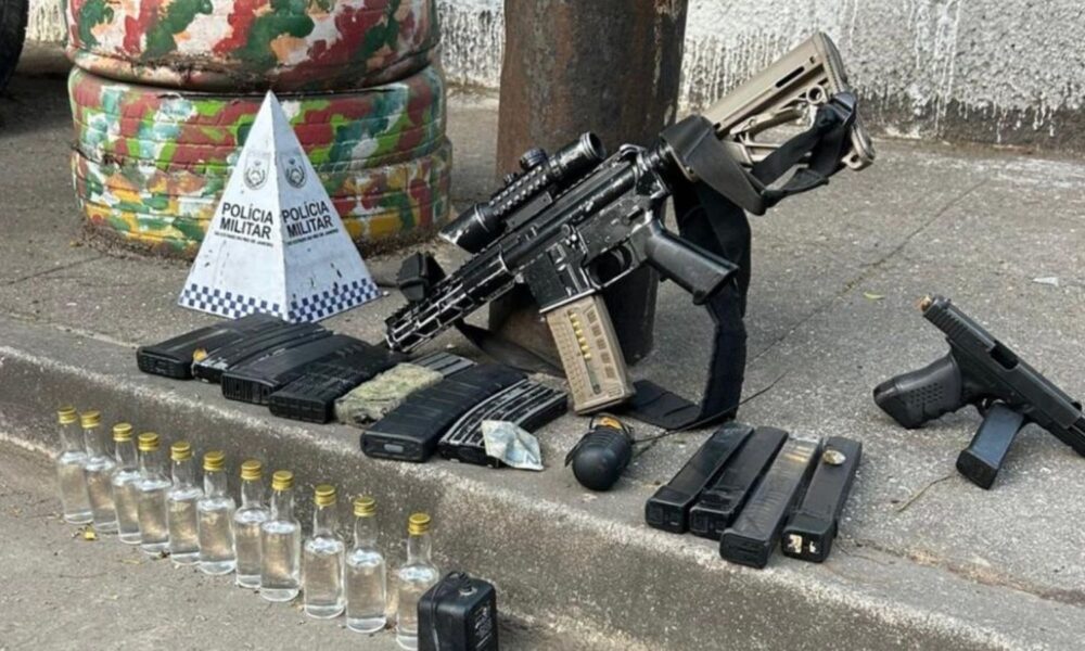 apreensão de fuzis no RJ realizada pela Polícia Militar em operações