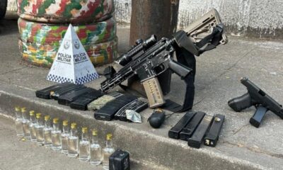 apreensão de fuzis no RJ realizada pela Polícia Militar em operações