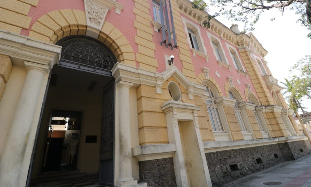 Polícia atende caso de injúria racial em bar no Ingá em Niterói