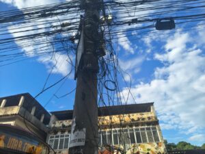 Lei sancionada no RJ prevê fechamento de ferro-velho com cobre furtado