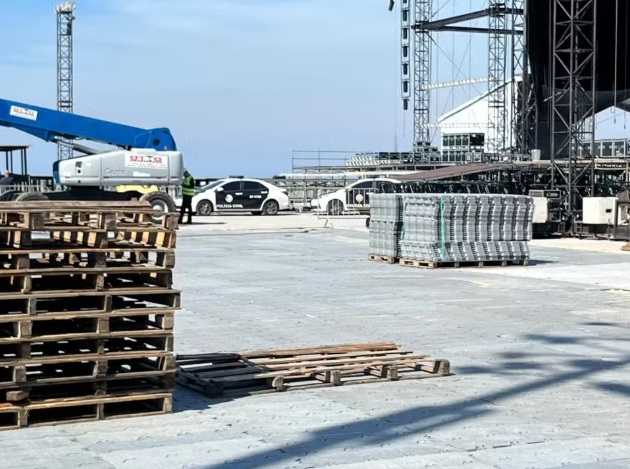 Crea-RJ autua empresa após morte em montagem de palco em Copacabana