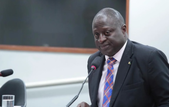 Helio Lopes durante declaração sobre missões políticas recebidas de Jair Bolsonaro. 🇧🇷