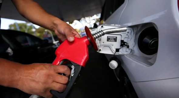 Anúncio do pacote para reduzir preço dos combustíveis no Brasil.