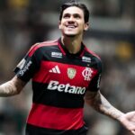 Flamengo goleia o Atlético-MG fora de casa e mantém pressão no topo