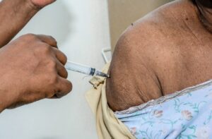 Vacinação contra gripe avança em São Gonçalo com 68 postos disponíveis
