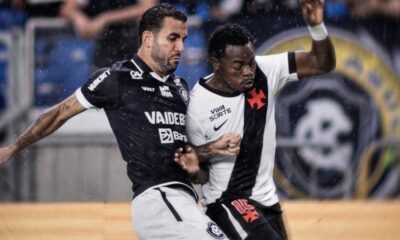 Vasco e Remo jogam sob chuva forte no Mangueirão pelo Brasileirão.