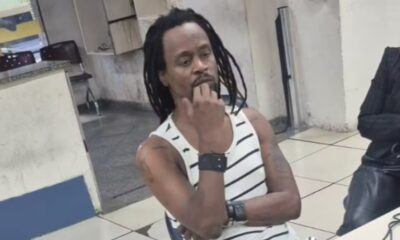 Toni Garrido durante apresentação antes de incidente com policial na Lapa.