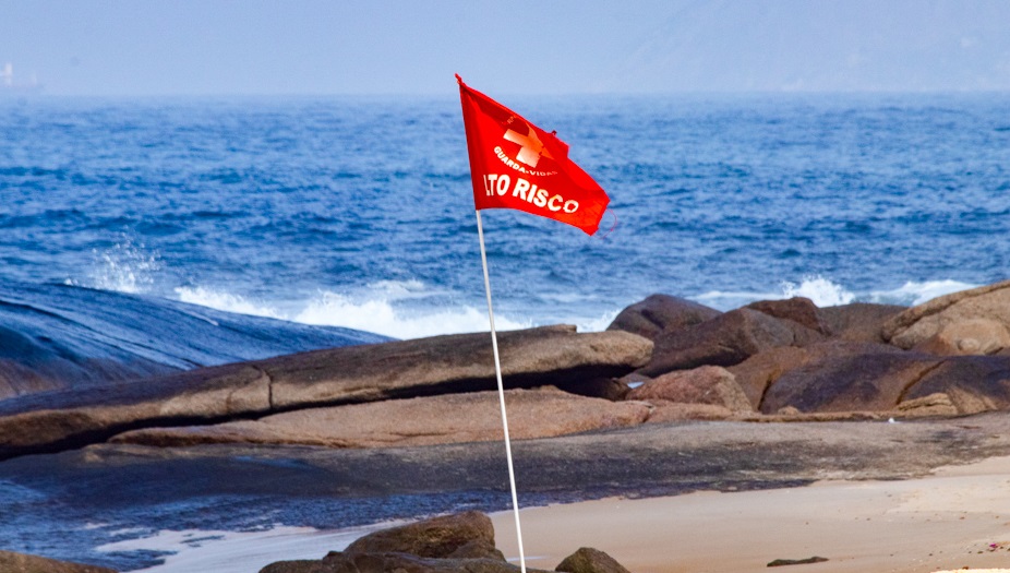 Homem morre afogado durante prática de bodyboard em praia de Saquarema