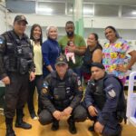 Policiais salvam bebê engasgada durante patrulhamento em São Gonçalo