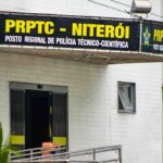 Mulher morre e homem fica ferido após atropelamento na RJ-106, em Maricá
