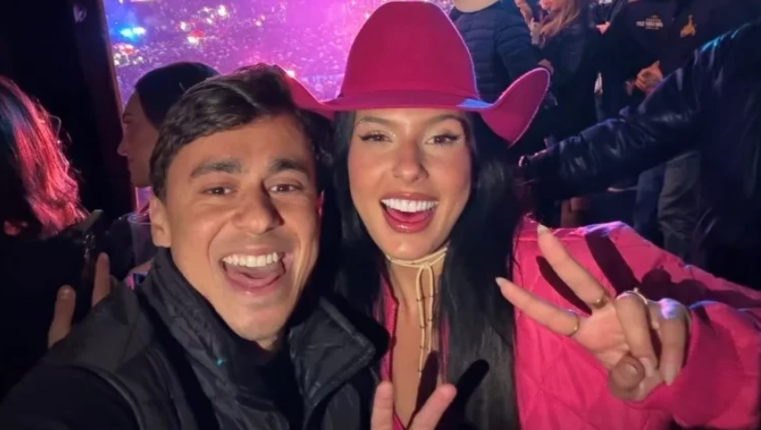 Ana Castela aparece ao lado de Nikolas Ferreira e foto divide a web