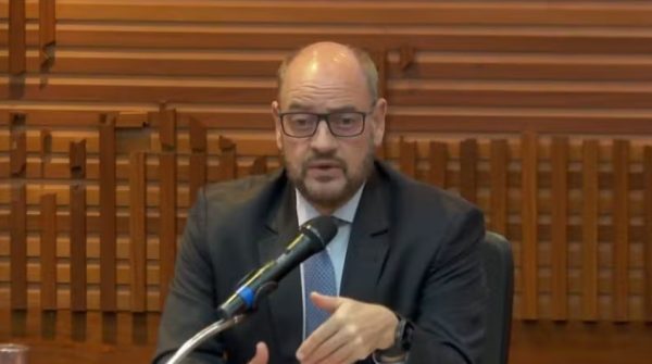 O governador em exercício Ricardo Couto realizou coletiva de imprensa nesta quarta-feira (02)