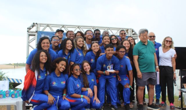 Estudantes de Duque de Caxias vencem prêmio de inovação com barco movido a energia solar
