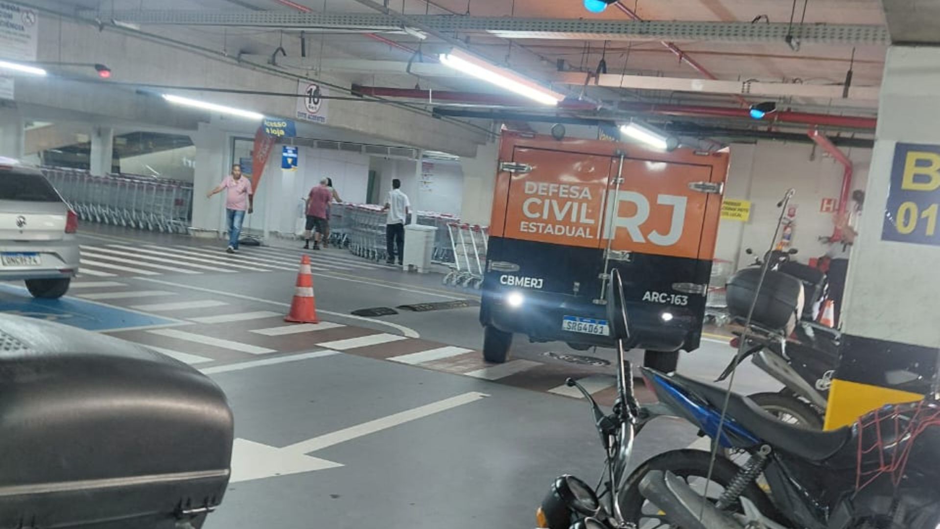 Fachada de academia no bairro do Tanque, em Jacarepaguá, no Rio de Janeiro.