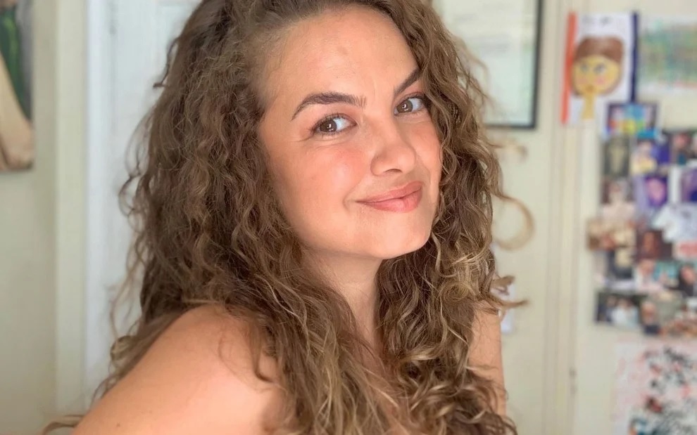 Lua Blanco interpretou Roberta Messi na novela Rebelde da Record.